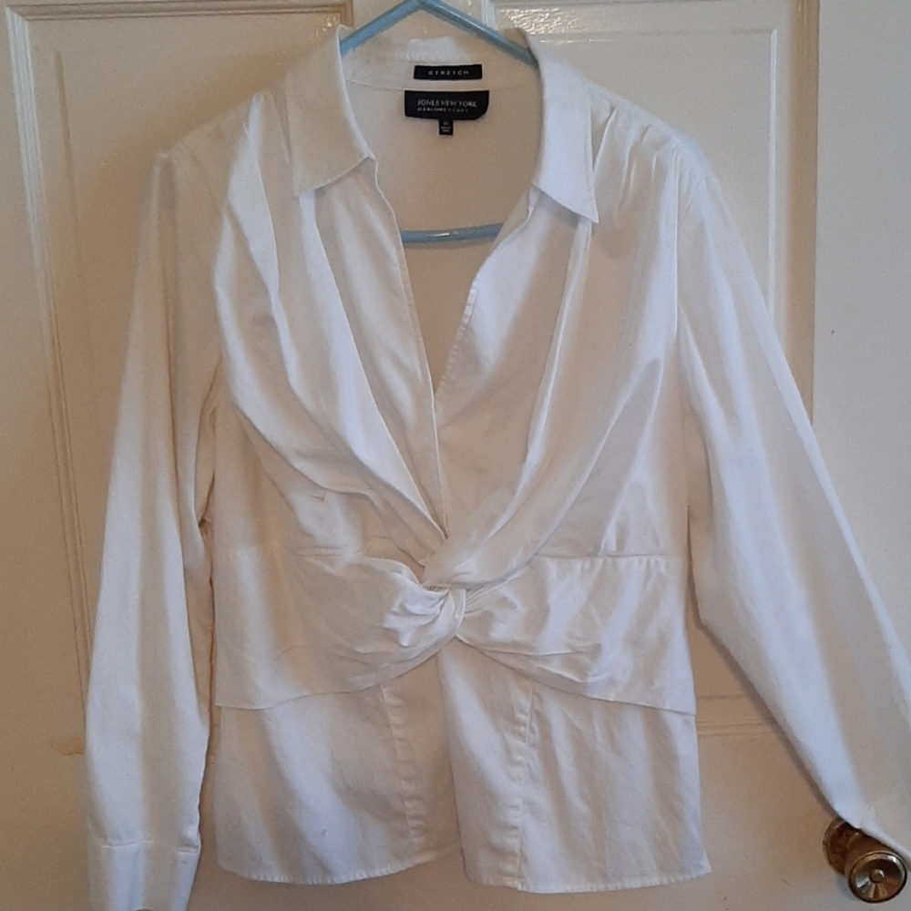 White long sleeve blouse